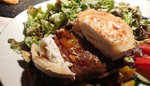 ドイツ伝統料理屋でのディナー