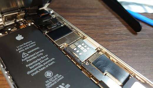 自力でiPhoneSEの電池を交換、破損と成功