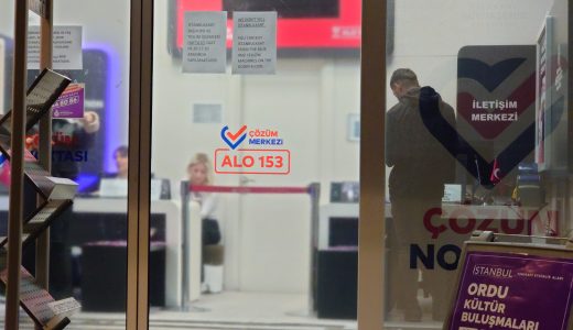 法人クレジットカードを紛失する、ICANNトルコの人と一緒に探しに行く