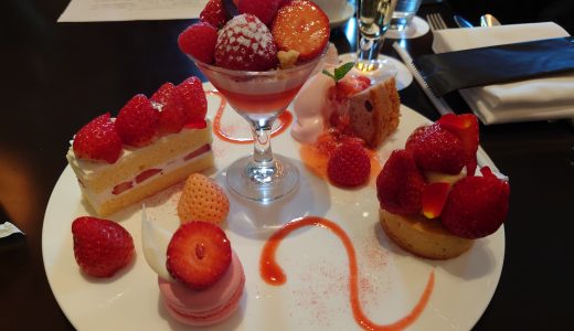 東京ステーションホテルラウンジで、アフタヌーンティー