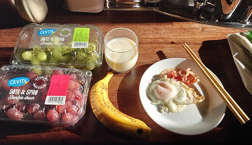 民泊オスロでの今朝の朝食