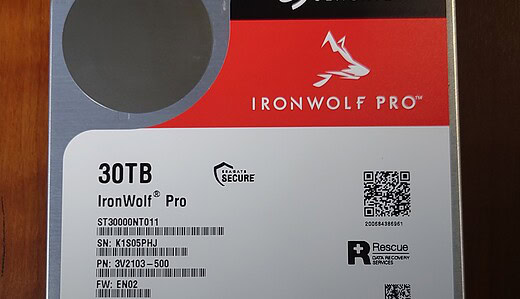 シーゲートの30TBのHDD「IronwolfPro：ST3000NT011」を取り付け、24.34TBのデータコピーする