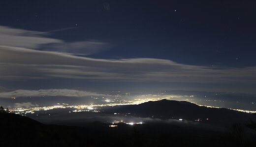 レモン彗星を見に富士山富士宮口5合目に行く。富士山西口からの富士山と星空