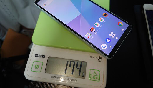 Xperia10VI、SIMフリーとドコモ版で重さが10g違う