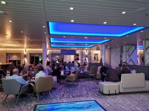 Lumas Bar in der Mein Schiff 1 - vor allem zu Beginn des Abends immer gut besucht