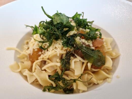 Fettuccine mit Kürbis, Maronen und frittierten Rucola