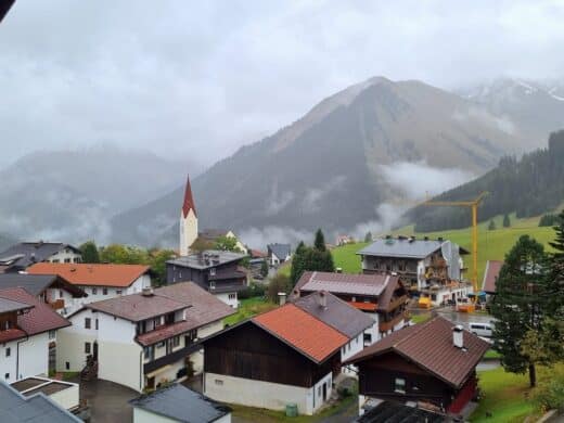 Blick vom Balkon über Berwang