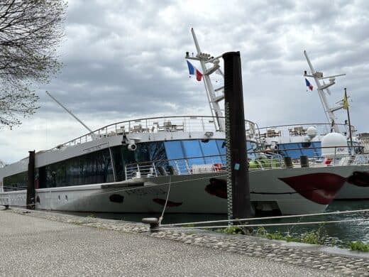 aRosa Luna in Lyon