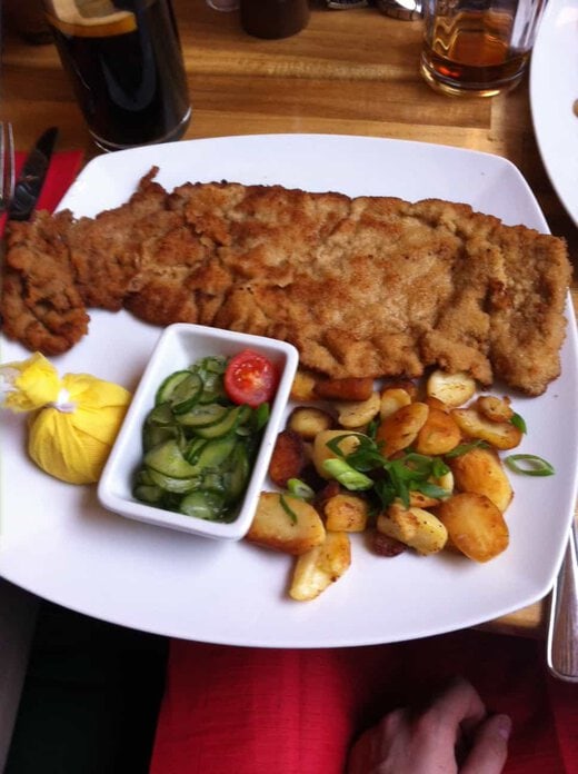 Schnitzel_Schnitzelei Bild vom klassischen Wiener Schnitzel