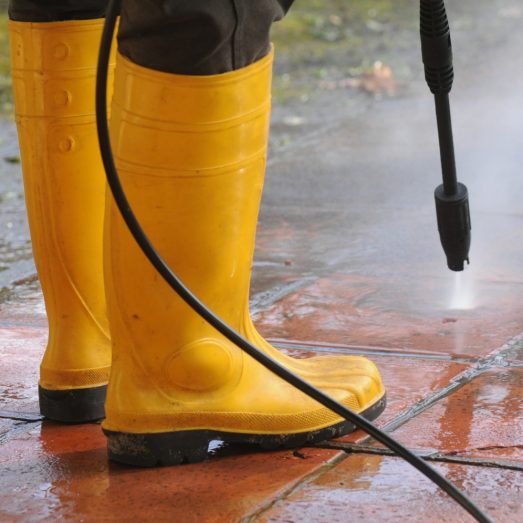 Pressure wash cleaning1