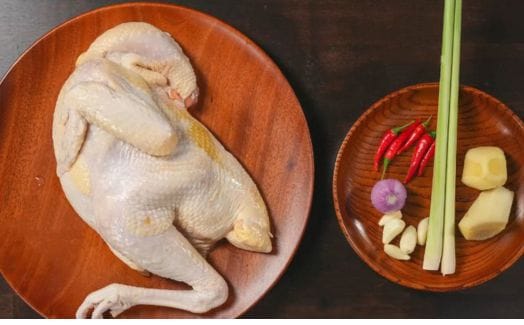 Chuẩn bị nguyên liệu làm gà kho