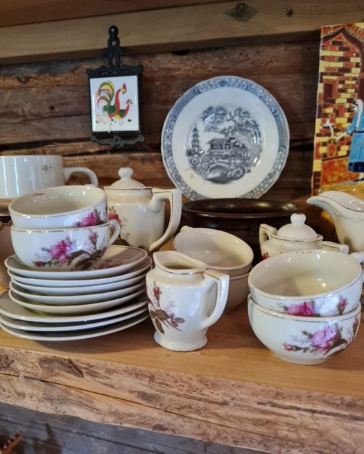 Blandad kaffeservis från loppis