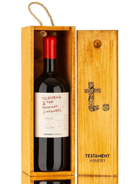 Tribidrag magnum u drvenoj kutiji. Punjenjem u magnume vino zadržava nježne note i omogućuje više vremena da vino sazrije onako kako je vinar i zamislio