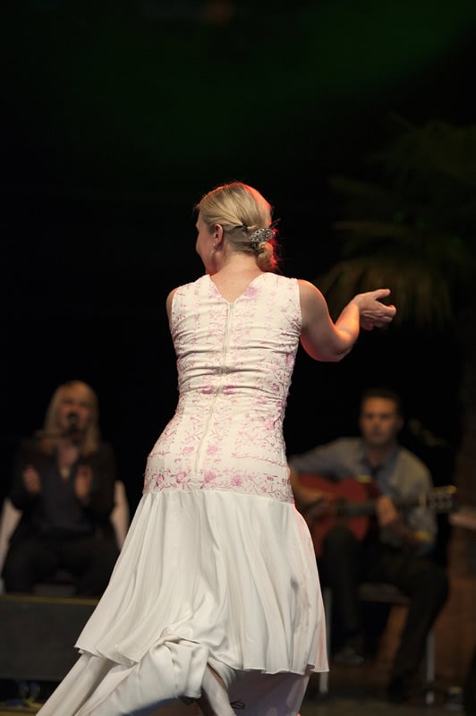 Sabine Maria Leitner Auftritt mit Musikern