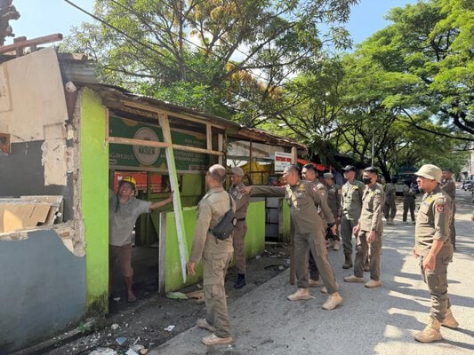 Tanpa Gesekan, Penataan Kota Berjalan Kondusif, 15 Lapak PKL di Wajo Direlokasi