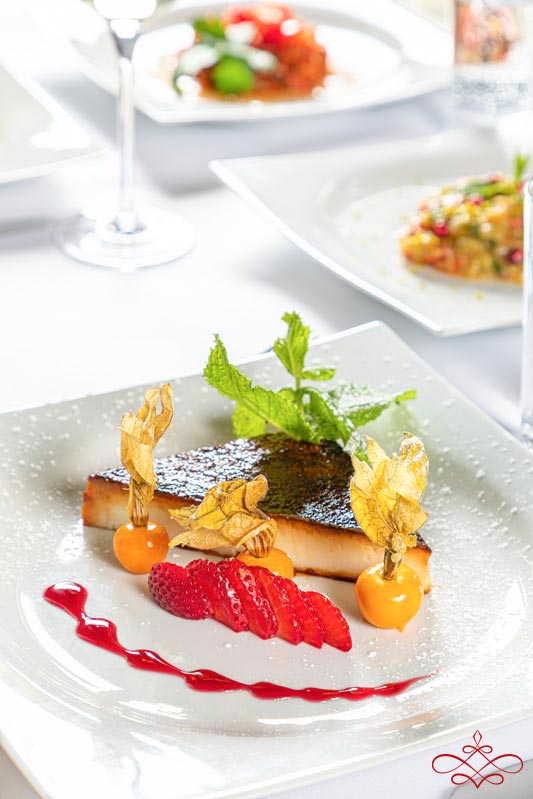 Kazandibi Vielfältige mediterrane Gerichte im Restaurant Finest Lezzet Düsseldorf – Fleisch, Fisch, vegetarische Speisen, frische Salate, süße Desserts, Brunch-Angebote, Open Kitchen und Catering für Events.