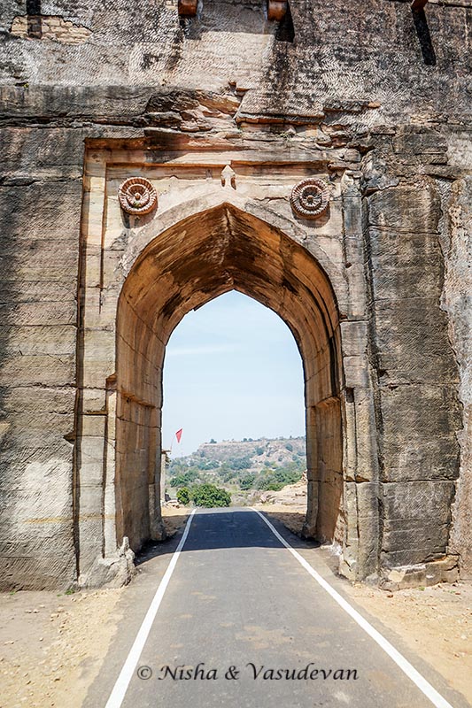 chanderi guide Kati Ghati Gate
