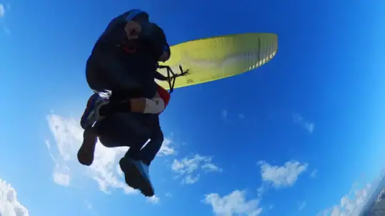 Vuelo seguro en parapente biplaza en Tenerife con Enminube