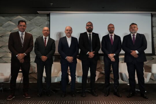 Debatedores do seminário sobre a PEC do emprego, promovido pela Frente Parlamentar do Empreendedorismo