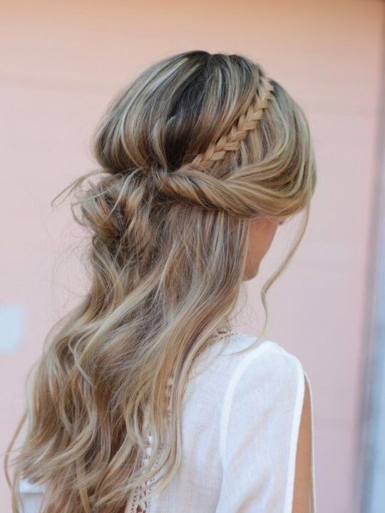 Connecticut life and style blogger, Pinteresting Plans shares a quick and easy braided headband tutorial that uses a faux hair headband for a boho chic look