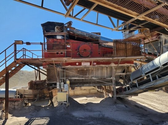 VIBRATING SCREEN - Pioneer 6’ wide x 20’ long, two deck Incline Vibrating Screen Plant