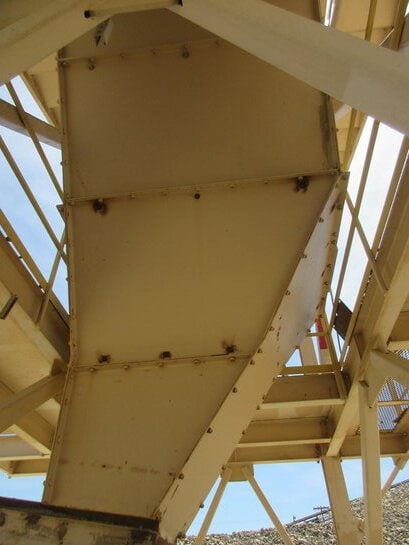 VIBRATING SCREEN SUPPORT STRUCTURE - Heavy Duty Incline Vibrating Screen Structure - Image 10