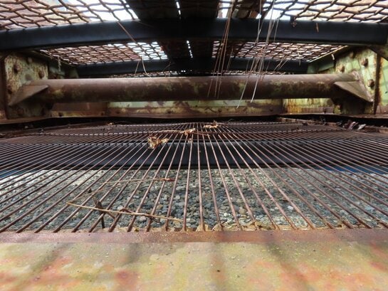 Vibrating Screen - Powerscreen 4’ wide x 6’ long two deck incline vibrating screen - Image 8