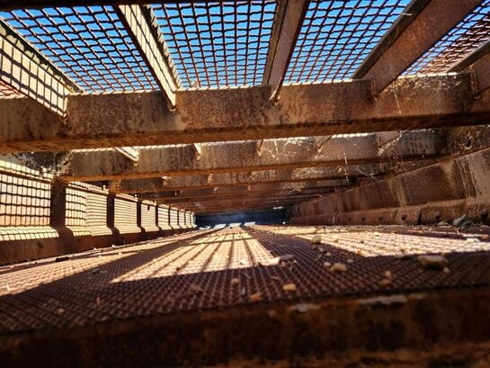 VIBRATING SCREEN - EL RUSS 6’ wide x 20’ long, triple deck incline vibrating screen - Image 10
