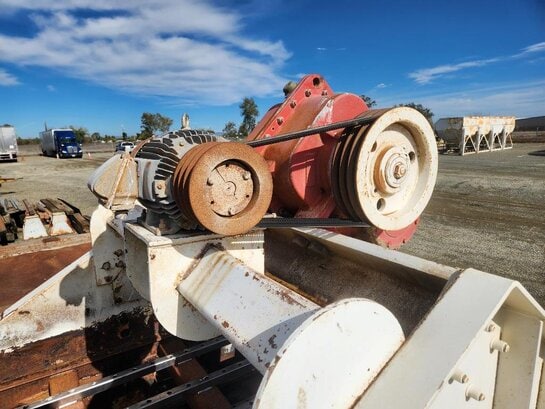 IST 6’ wide x 12’ long Two Deck Horizontal Hi-Frequency Sizing & Dewatering Screen - Image 4