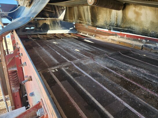 VIBRATING SCREEN - Pioneer 6’ wide x 20’ long, two deck Incline Vibrating Screen Plant - Image 6