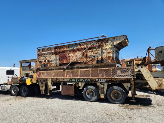VIBRATING SCREEN - JCI 6’ wide x 20’ long Three Deck Portable Horizontal Vibrating Screen - Image 4