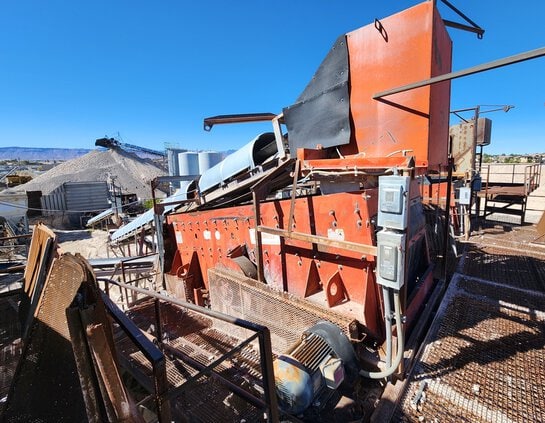 VIBRATING SCREEEN - Pioneer 6’ wide x 16’ long, three deck Incline Vibrating Screen