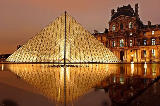 Louvre Müzesi Paris