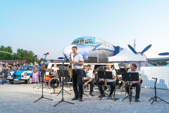 Pénzügyőr Zenekar zenél a Repülőtér Éjszakája programon