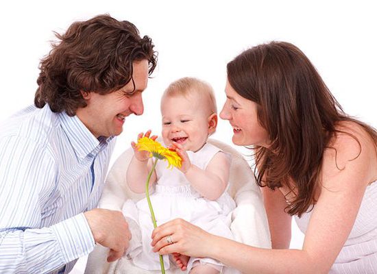 Người nhận con nuôi phải hơn con nuôi ít nhất 20 tuổi