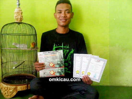 Om Styawan dan lovebird Seiryu