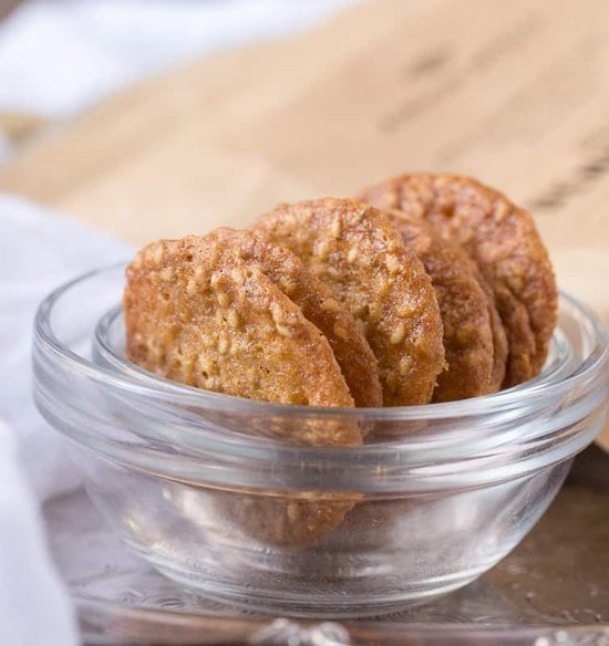 benne wafers in a glass bowl