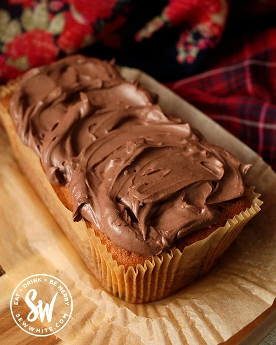 The easy Christmas loaf cake covered chocolate buttercream