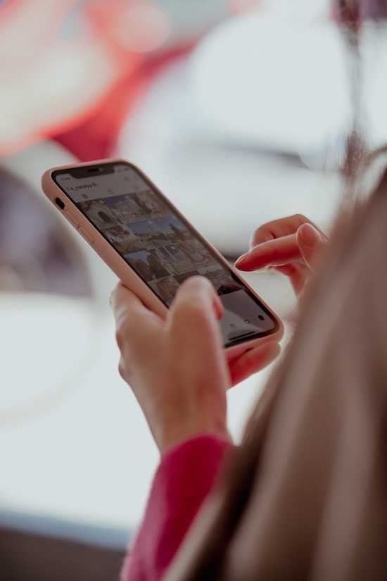 Manually-Add-Music-to-Notes-on-Instagram