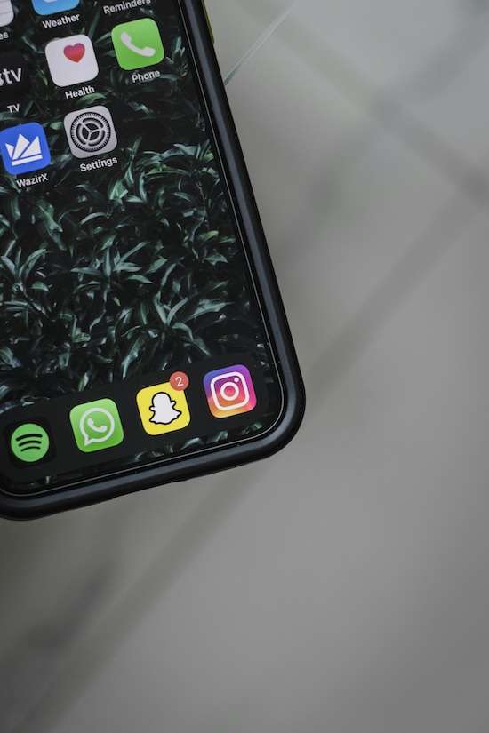 Tips-to-Resolve-Snapchat-Black-Screen-with-Text-Error-on-iPhone