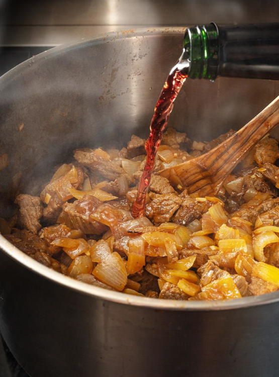 Vino i začini neizostavni su pratilac svake pamtljive gozbe.