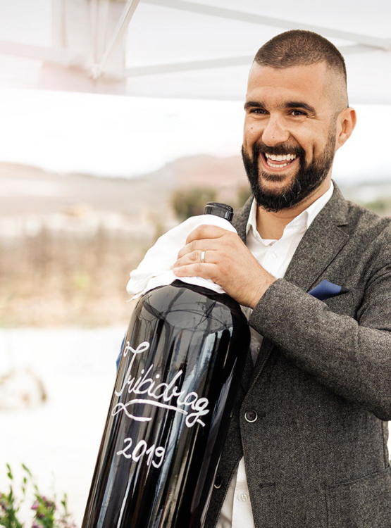 Magnum boce imaju veliku simoboliku za vinare - nude im priliku da predstave vina na koja su najponosniji