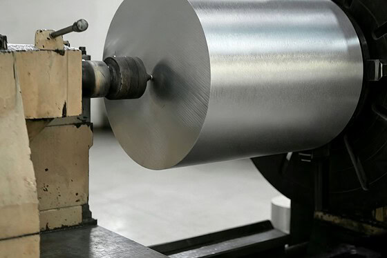 CNC Milling vs Turning for Precision Parts: How to Choose