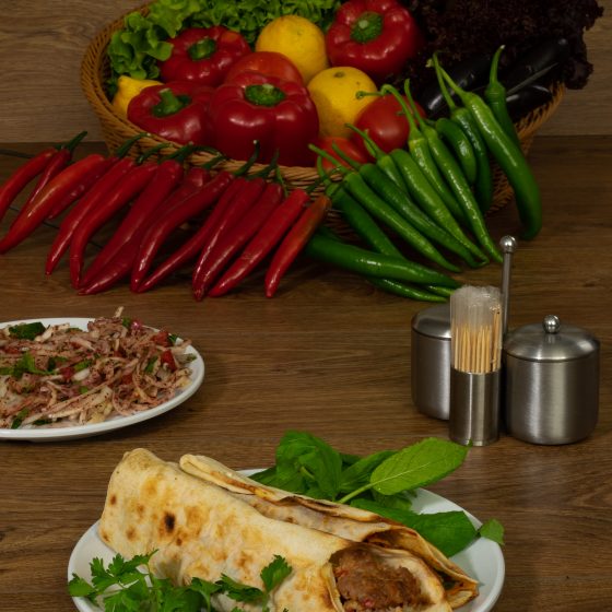 Bay Çöp Şiş çöp şiş servis tabak yemek çekimi — DiyaframPro
