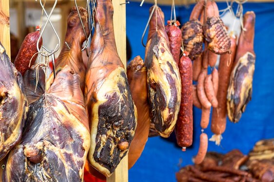 L'Europe protège en AOP, le Jambon noir et le Porc noir de Bigorre