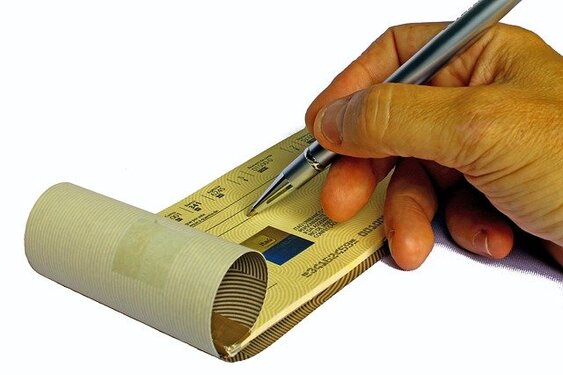 Quatre raisons d’arrêter de payer par chèque