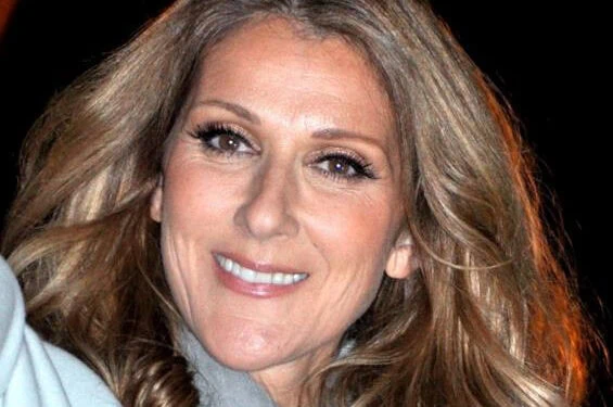 Céline Dion chante avec ses fans