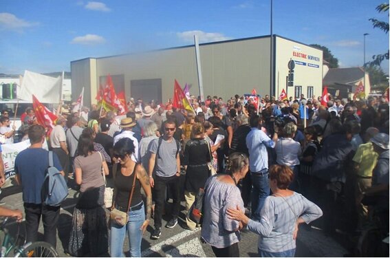 300 manifestants contre le mur de Séméac