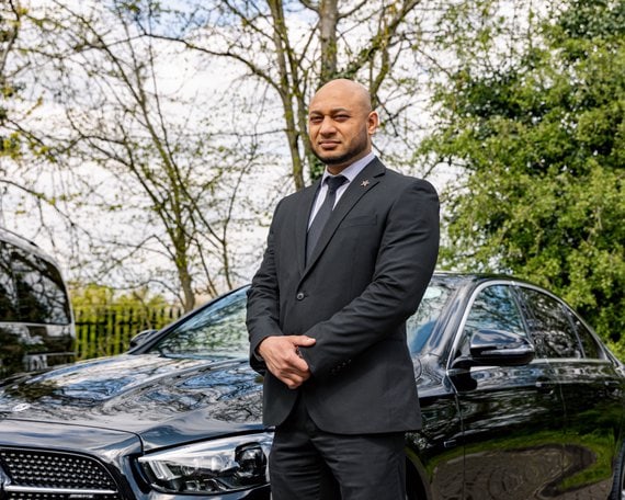 What is the difference between a driver and a chauffeur