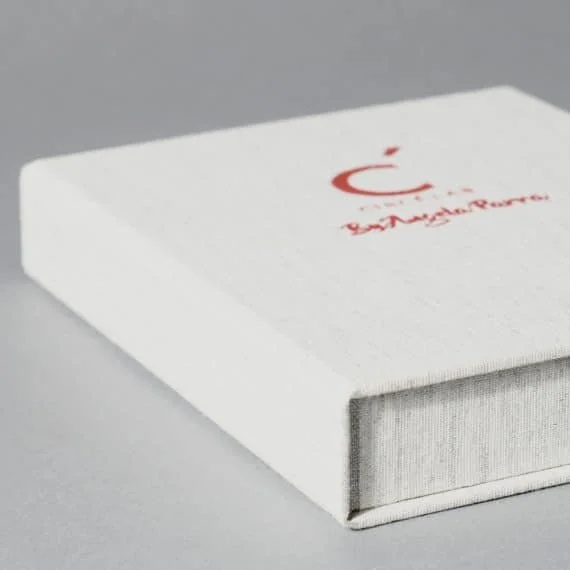 Caja portacuentas pequeña detalle exterior